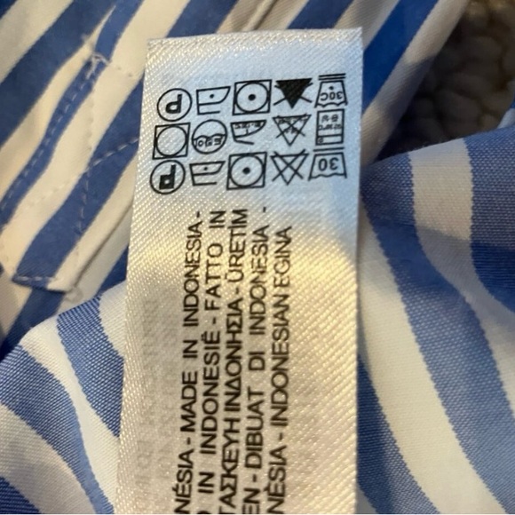 Zara Women's Blue and White Striped Button-Down Shirt - Picture 5 of 5